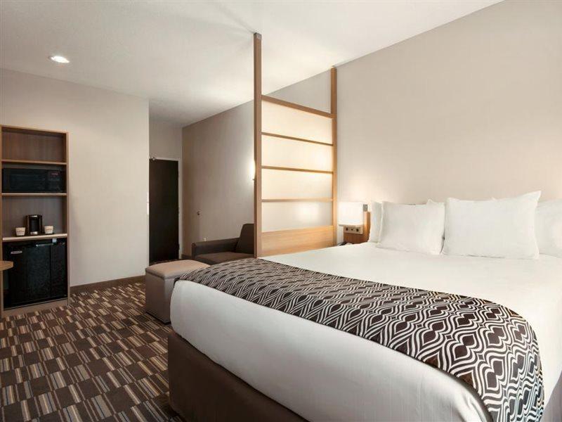 Microtel Inn & Suites By Wyndham Lynchburg Exteriör bild