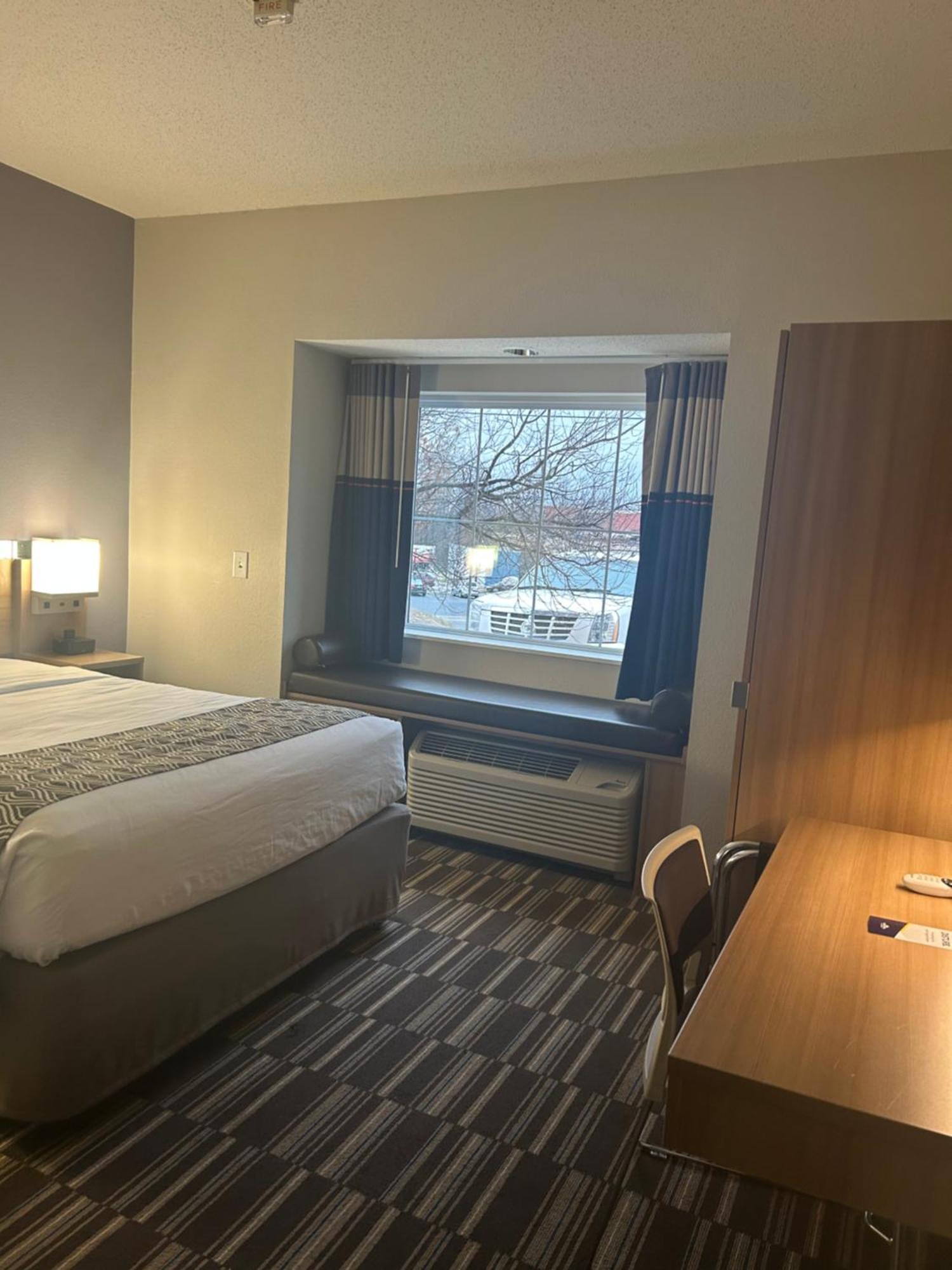 Microtel Inn & Suites By Wyndham Lynchburg Exteriör bild