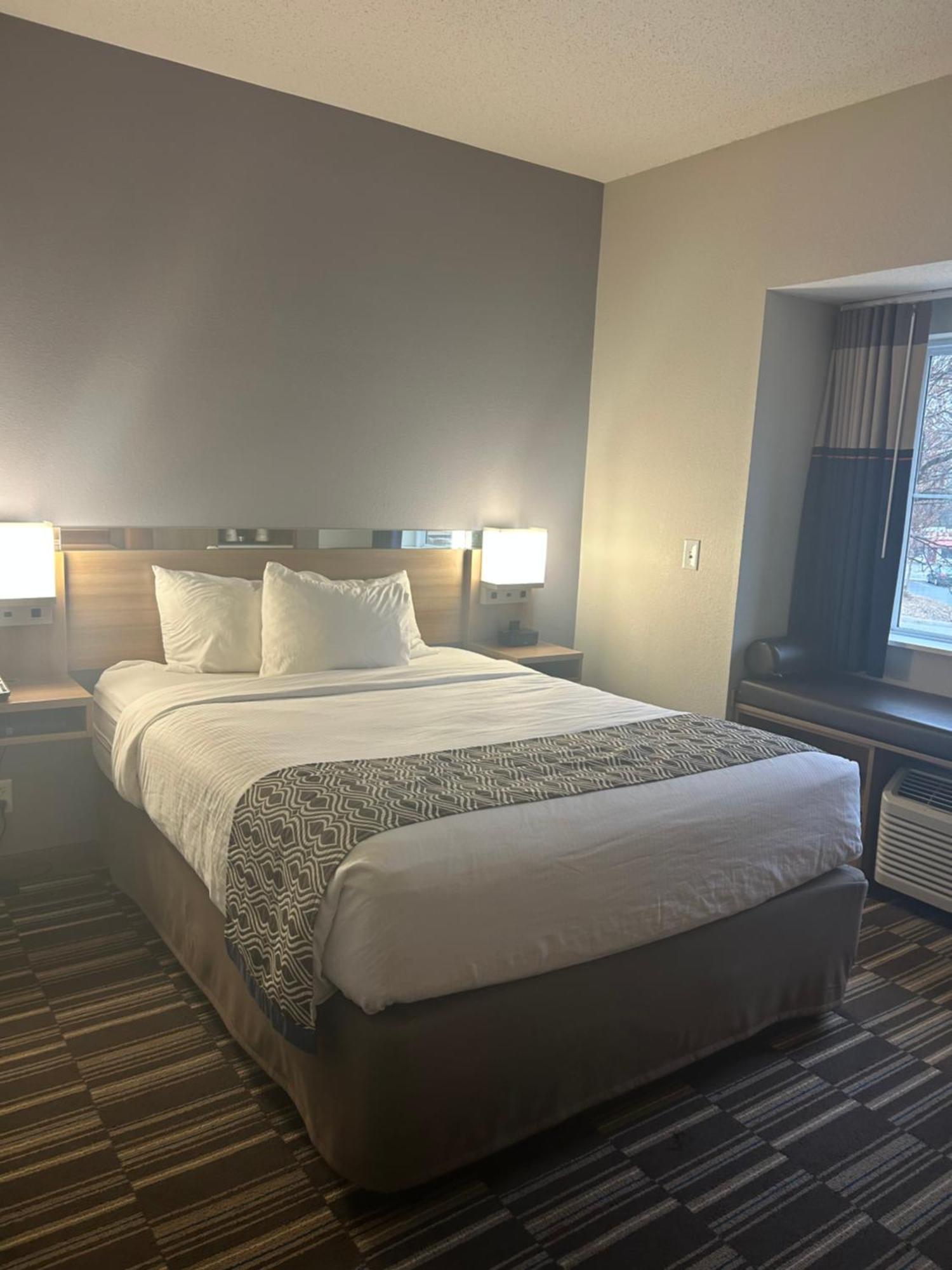 Microtel Inn & Suites By Wyndham Lynchburg Exteriör bild